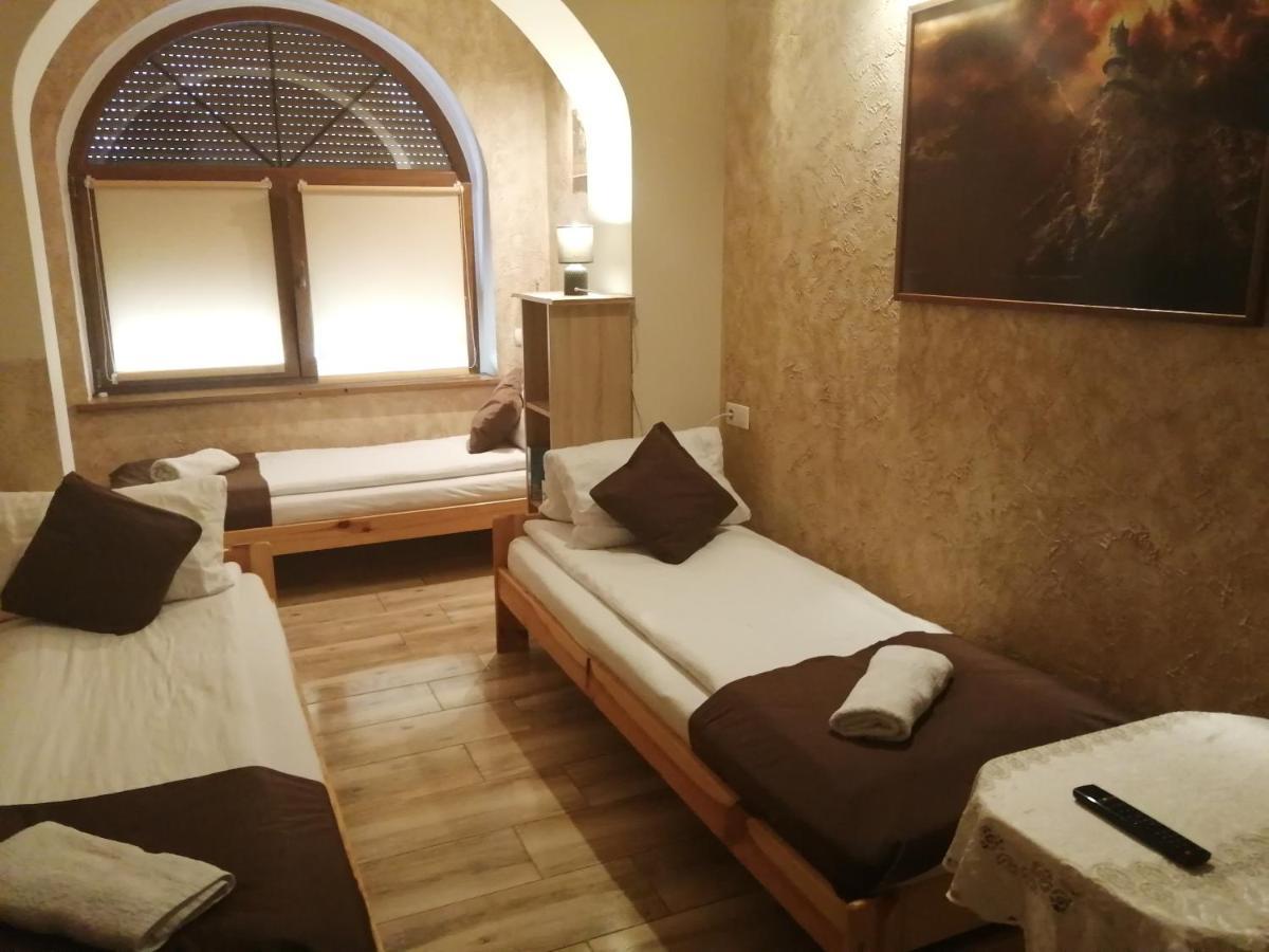 Apartament I Pokoje Goscinne Гнезно Экстерьер фото