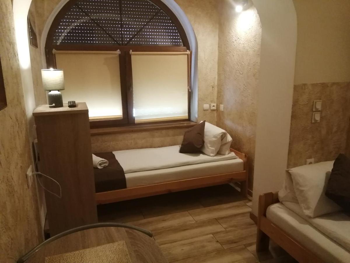 Apartament I Pokoje Goscinne Гнезно Экстерьер фото